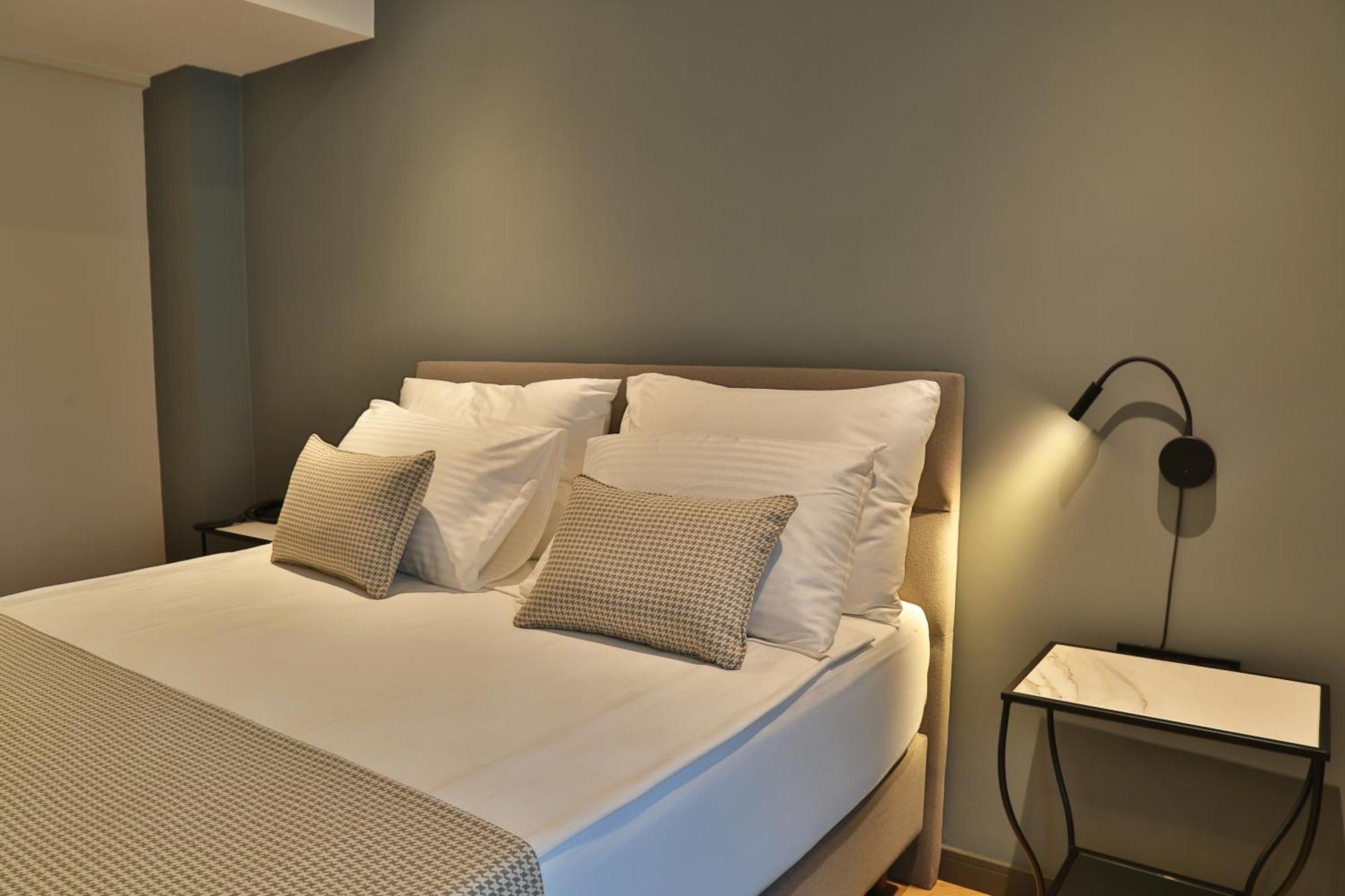 In The Middle Hotel 안탈리아 외부 사진