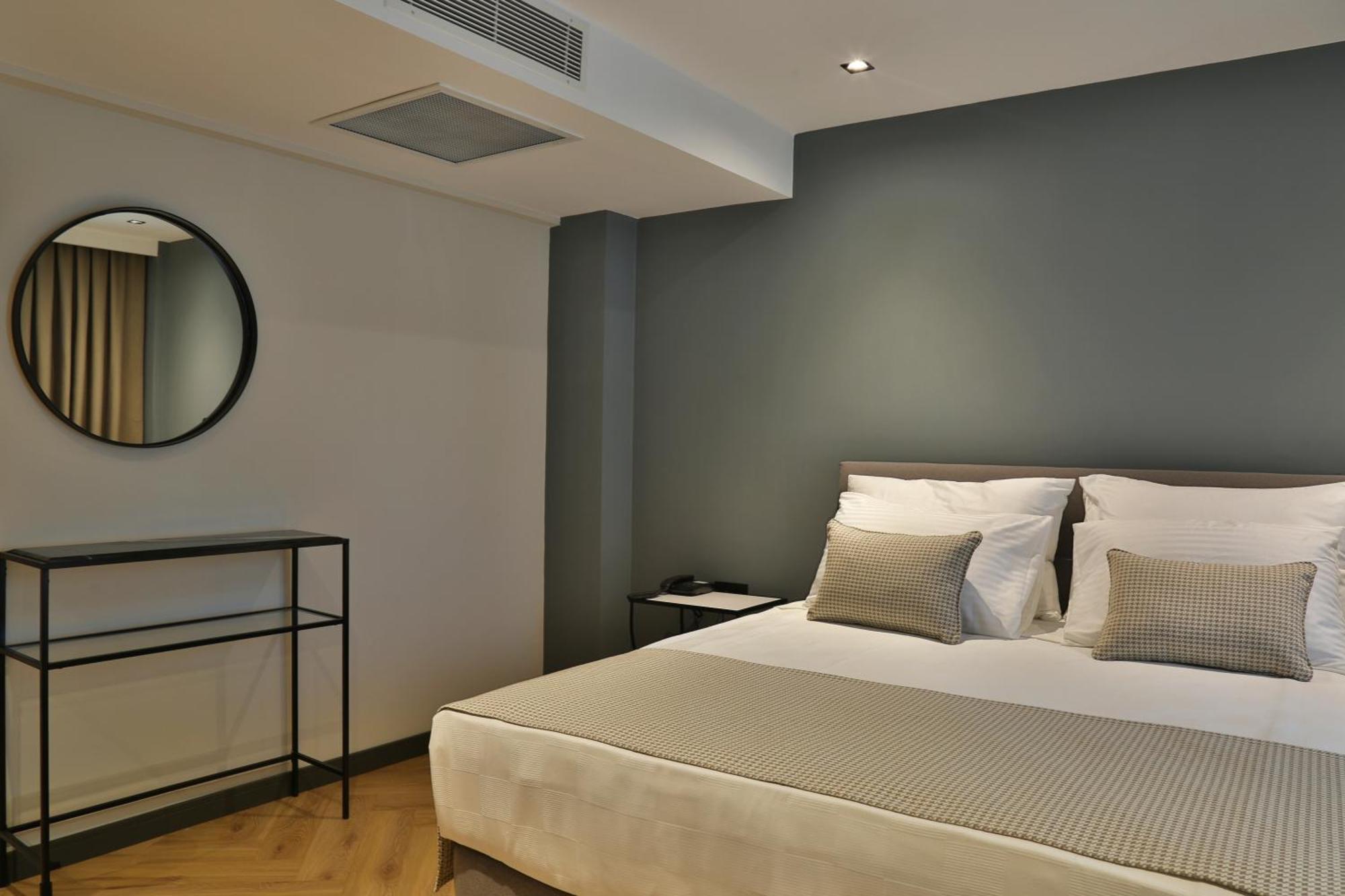 In The Middle Hotel 안탈리아 외부 사진